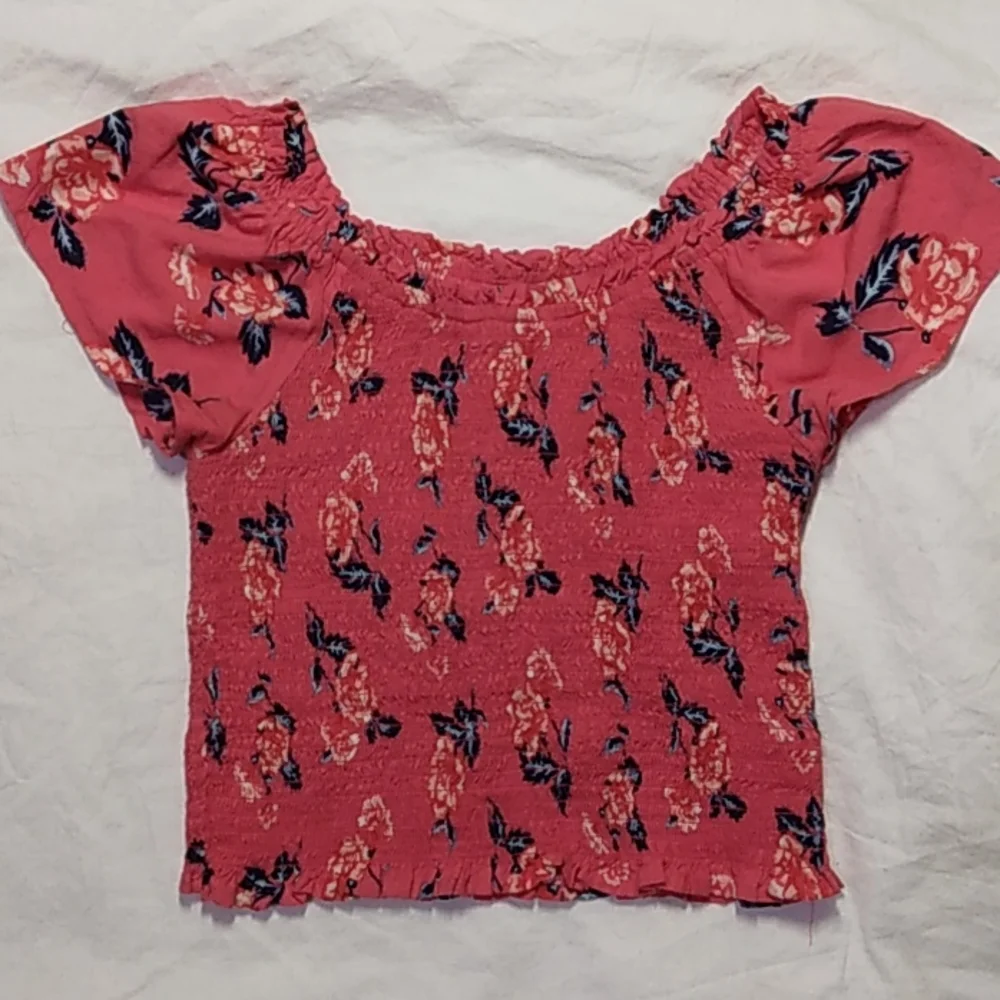 Justice Girl's Crop Top. Floral Pattern. Size 10.